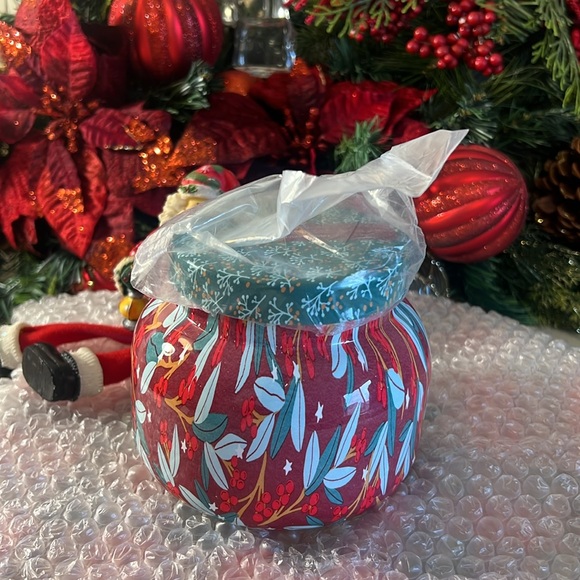 Capri Blue Tinsel & Spice Scented Candle - Pattern Play Signature Holiday Candle - Picture 5 of 9